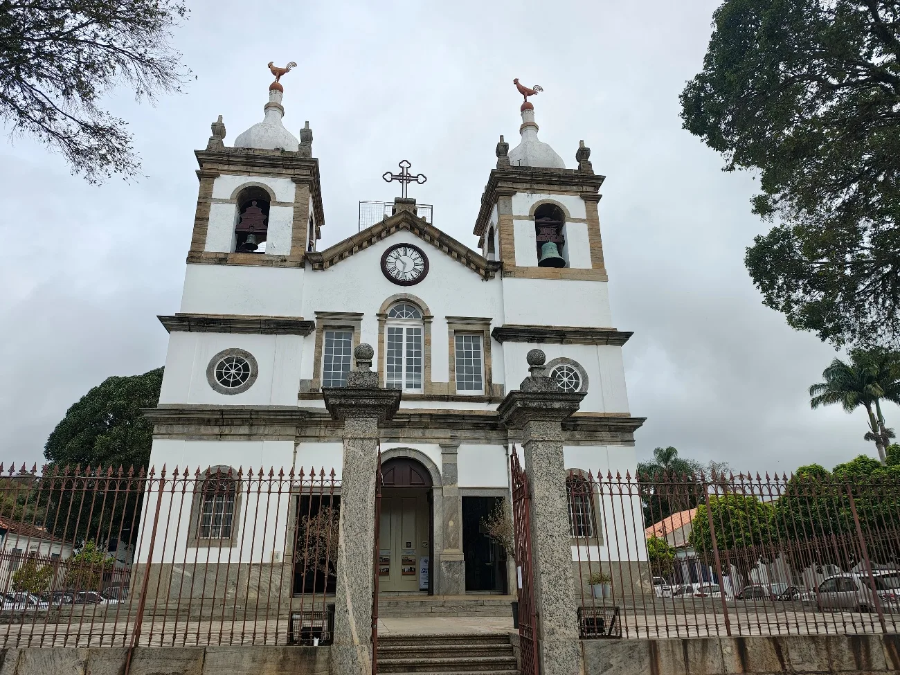 Procult realiza visita técnica conjunta com o IPHAN na obra do telhado  da Igreja Matriz de Vassouras